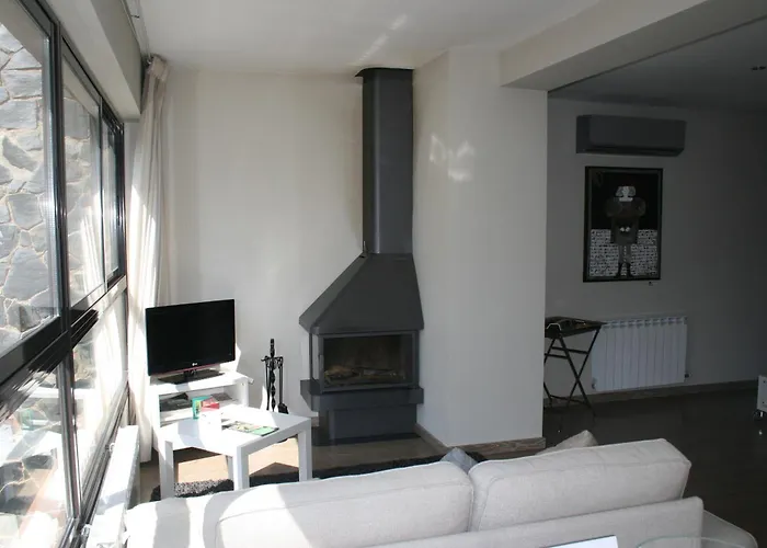 Montseny Suites & Apartments